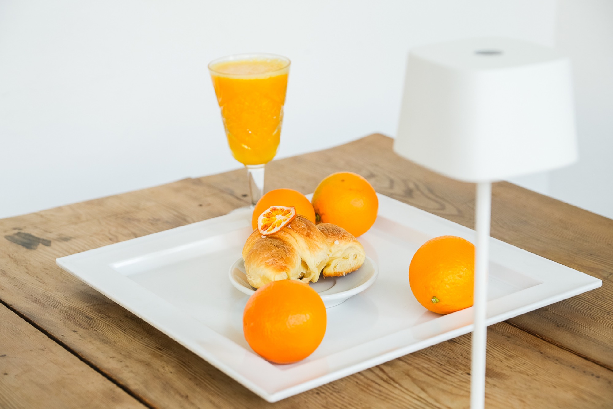 Spremuta d'arancia e colazione al bar